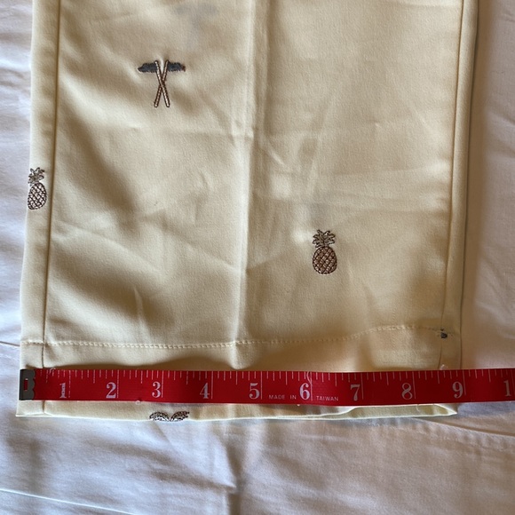 Coral Bay Golf Capris With Pineapple and Club Accents - Size 10 - Picture 8 of 12